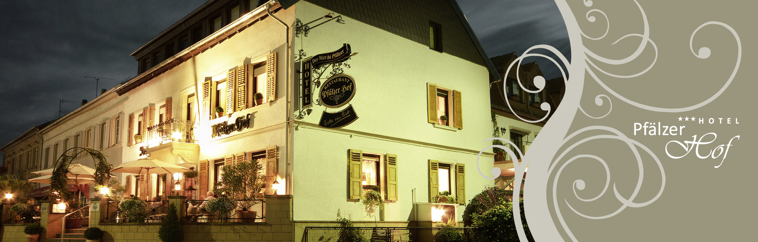 Pfälzer Hof bei Nacht